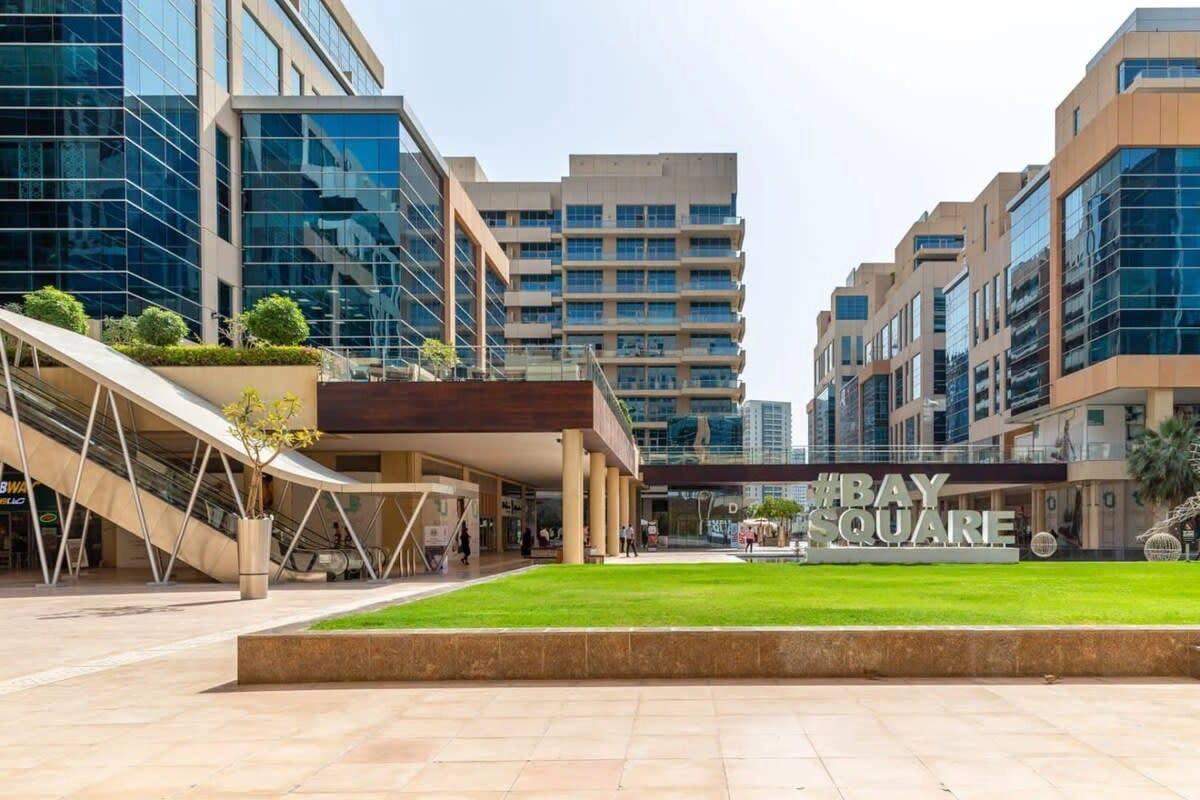 1 BEDROOM FOR SALE IN BAY SQUARE BUILDING 9