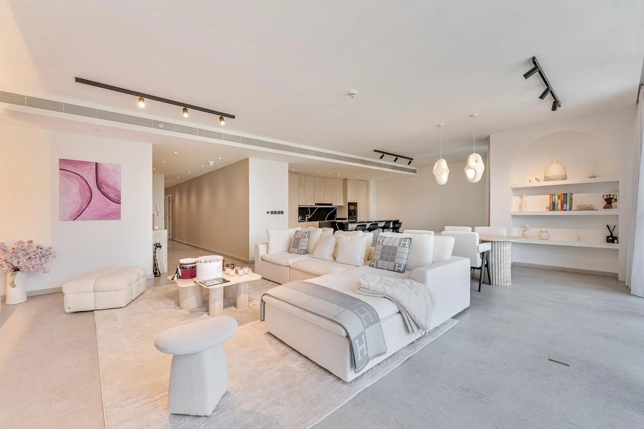 3 BEDROOMS FOR RENT IN CITY WALK BUILDING 18B