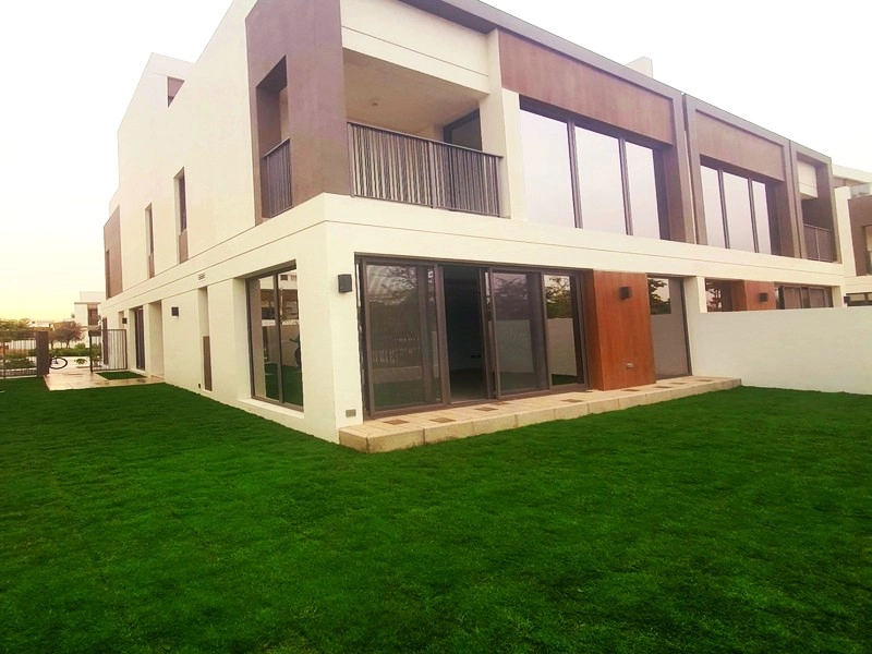 5 BEDROOM TOWNHOUSE FOR RENT IN AURA