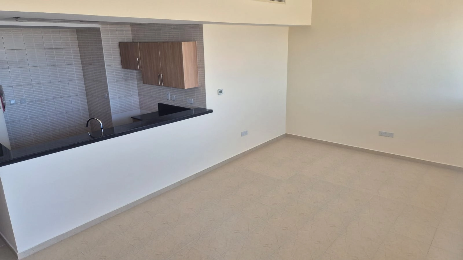 1 BEDROOM FOR RENT IN WADI TOWER
