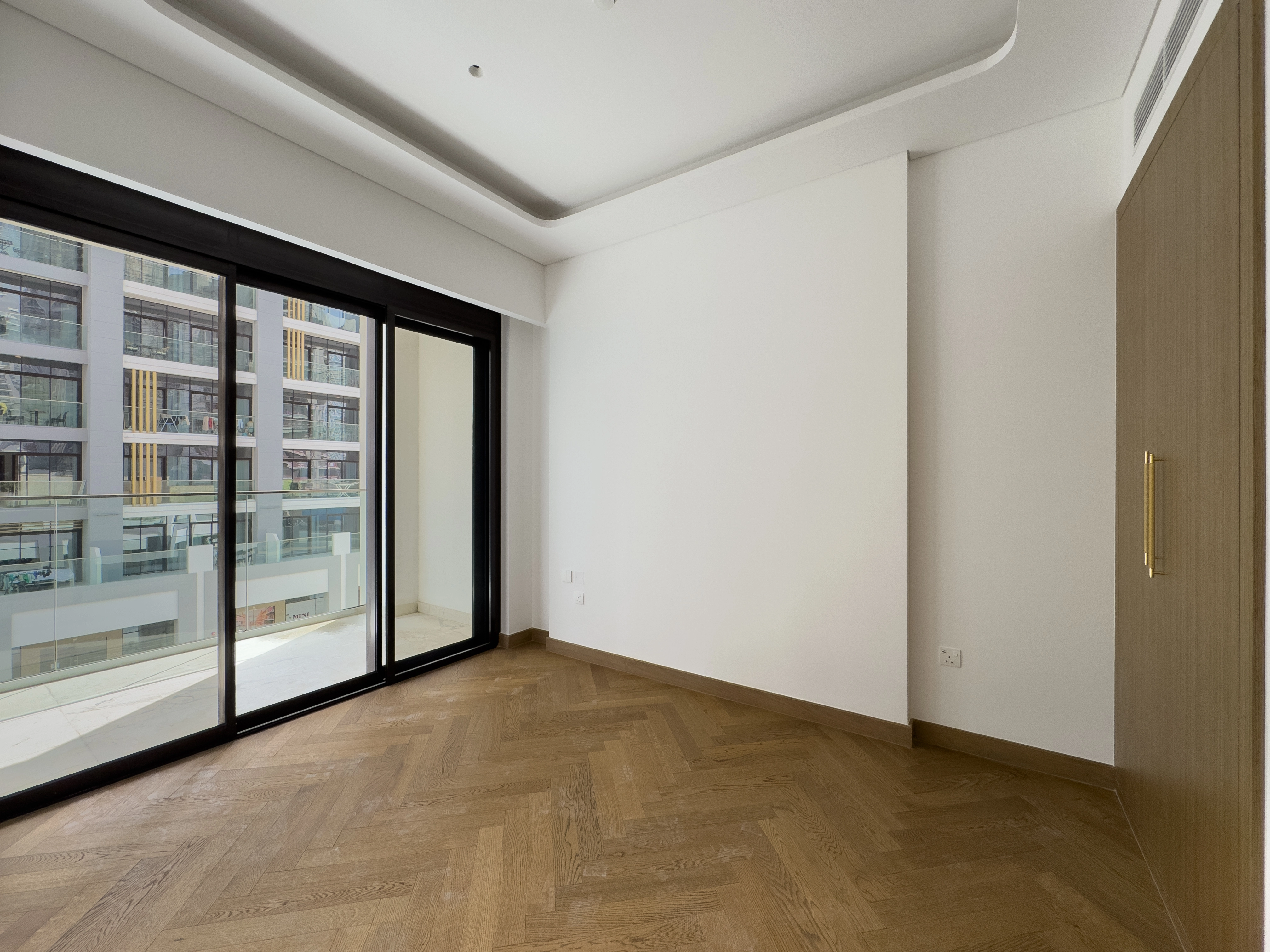 1 BEDROOM APARTMENT FOR SALE IN AZIZI RIVIERA 69